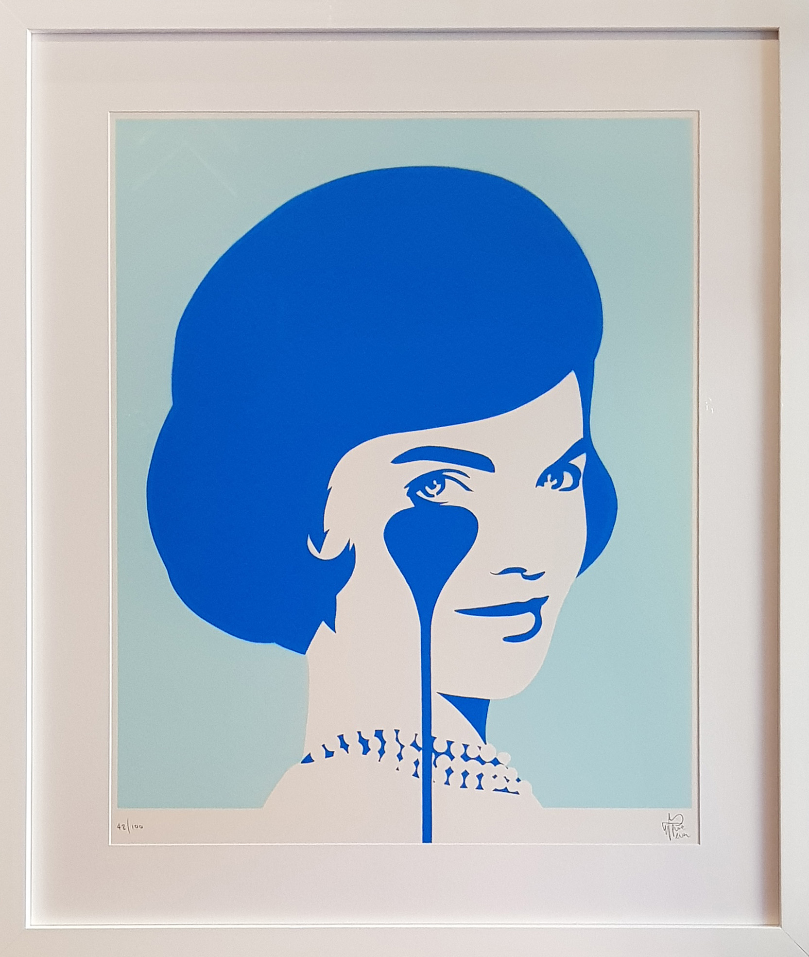Smiling Jackie - Soft Blue colours